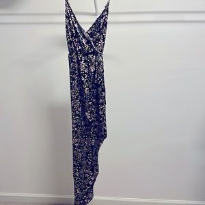 Material girl asymmetrical silky dress. Flower print.